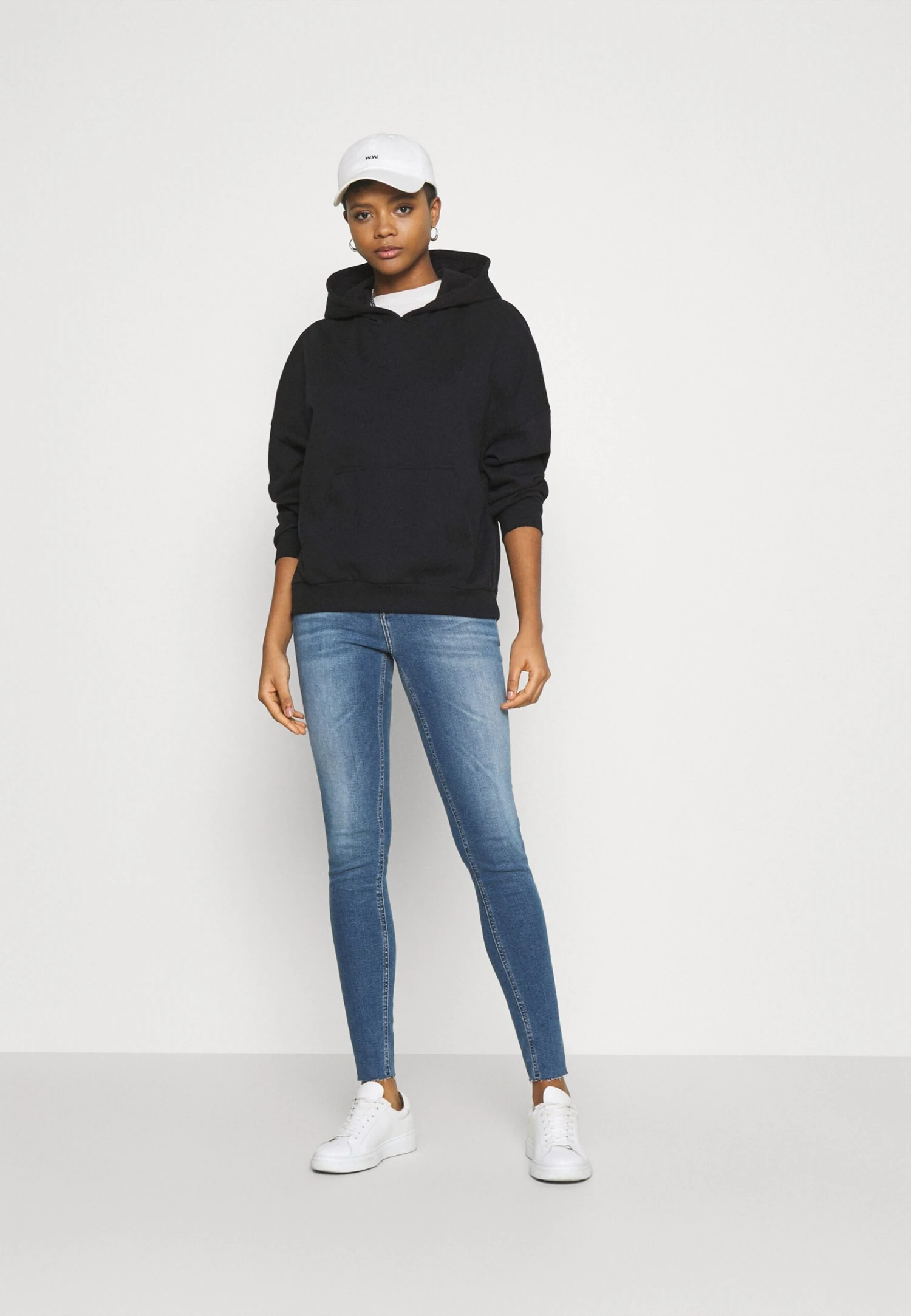 Even&Odd Hoodie Long Without Drawcord And Pocket - Hoodie - Black 2 Even&Odd Hoodie Long Without Drawcord And Pocket - Hoodie - Black - Image 2