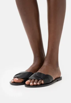 Even&Odd Mules - Black