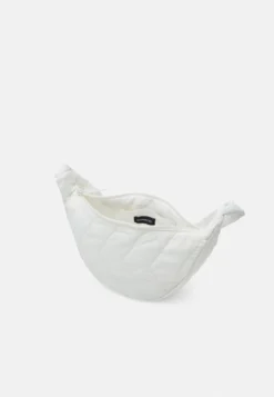 Even&Odd Handbag - White -Even-Odd Store 13e3f1e23387439e899b03c5b5fbf8ad scaled