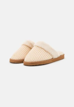 Even&Odd Slippers - Off-White 8 Even&Odd Slippers - Off-White -Even-Odd Store 143e60c8d233462fa36cc10aaf027b6b scaled