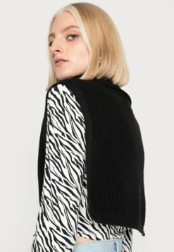 Even&Odd Cape - Black -Even-Odd Store 17090c0bb5084c96890221000815ab11 scaled