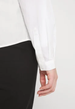 Even&Odd Blouse - White 21 Even&Odd Blouse - White -Even-Odd Store 195e0e8e45754fd88ad72ac45667e951 scaled