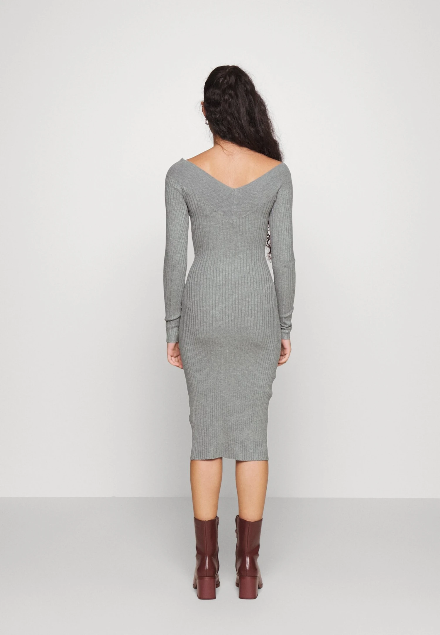 V Ausschnitt Ripp Mini Bodycon Strickkleid - Jumper Dress 3 V Ausschnitt Ripp Mini Bodycon Strickkleid - Jumper Dress - Image 3