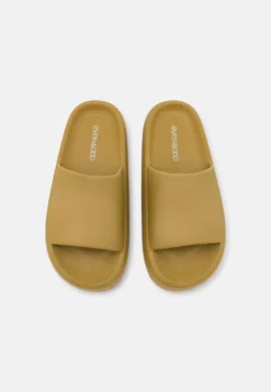 Even&Odd Pool Slides - Khaki 11 Even&Odd Pool Slides - Khaki -Even-Odd Store 218d577f7dd7471887bed043afa3bc96 scaled