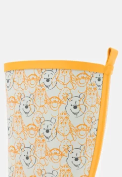 Even&Odd Disney Winnie The Pooh - Wellies - Yellow 11 Even&Odd Disney Winnie The Pooh - Wellies - Yellow -Even-Odd Store 25ceb1ad9b35461799f68fc47ef32f77 scaled