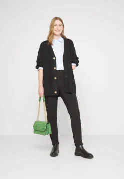 Even&Odd Blouse - Light Blue 18 Even&Odd Blouse - Light Blue -Even-Odd Store 27f4fa72c1124d2285176a25115b8cc2 scaled