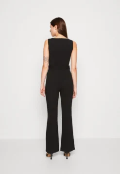 Even&Odd Going Out Low V Neck Flared Leg Belted - Jumpsuit - Black 8 Even&Odd Going Out Low V Neck Flared Leg Belted - Jumpsuit - Black -Even-Odd Store 2b1e36f2e0284a418aebbdf0e49450eb scaled