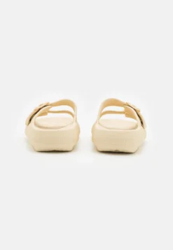Even&Odd Pool Slides - Off White 9 Even&Odd Pool Slides - Off White -Even-Odd Store 2cf7517025da44d6a90022881dd07184 scaled