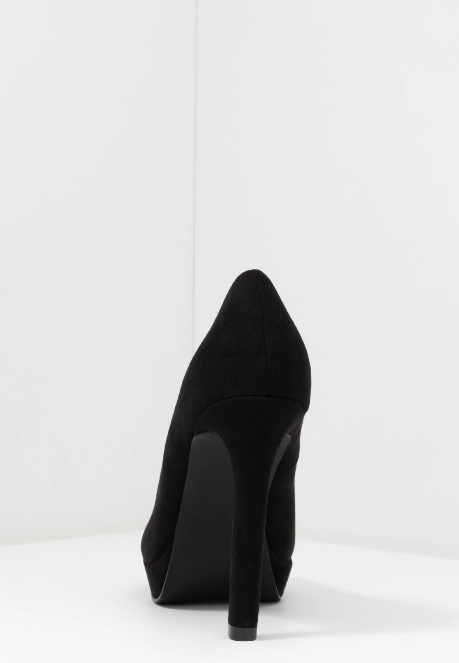 High Heels - Black 6 High Heels - Black - Image 6