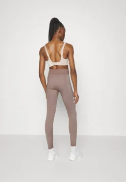 Seamless Power - Leggings - Taupe -Even-Odd Store 43046ea31bf44afb927eaae6b56bceeb scaled