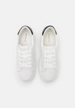Even&Odd Trainers - White/Black 11 Even&Odd Trainers - White/Black -Even-Odd Store 486df8b7a91d40829f01a17c555338df scaled