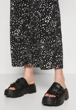 Even&Odd Jumpsuit - Black/White -Even-Odd Store 4cc010655eb541c2a3f6be04998389fe scaled