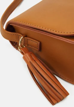 Even&Odd Across Body Bag - Cognac -Even-Odd Store 4fb4eaf20c864c2cacfe5c5938b6f1bb scaled