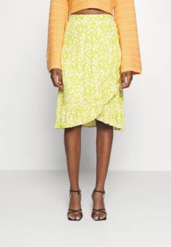 Even&Odd A-Line Skirt - Light Green/White