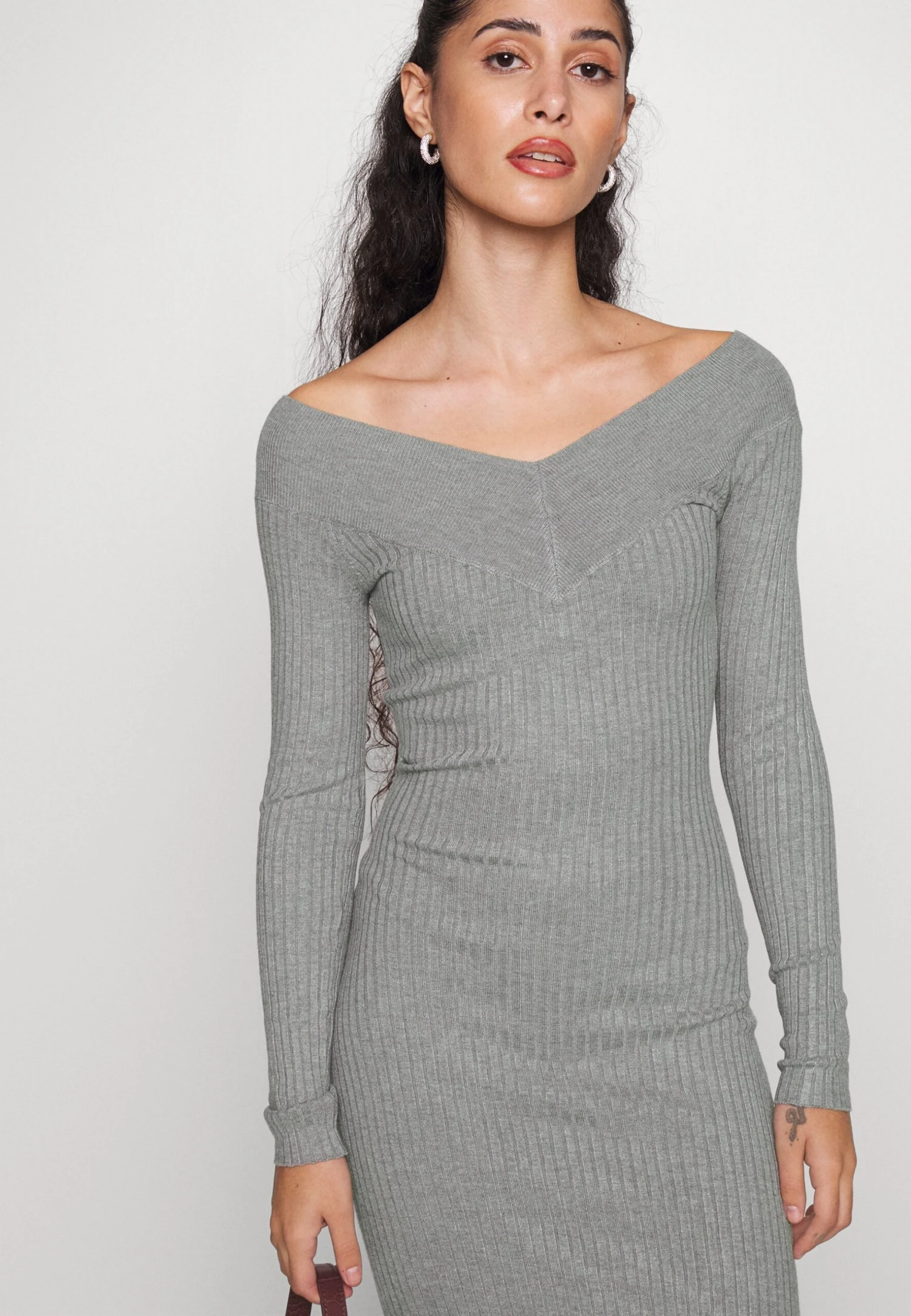 V Ausschnitt Ripp Mini Bodycon Strickkleid - Jumper Dress 5 V Ausschnitt Ripp Mini Bodycon Strickkleid - Jumper Dress - Image 5