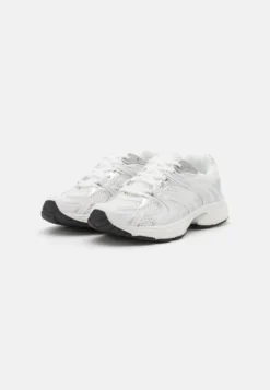 Even&Odd Trainers - Silver/White 8 Even&Odd Trainers - Silver/White -Even-Odd Store 65fc552140a34298860c5a62ca56e524 scaled