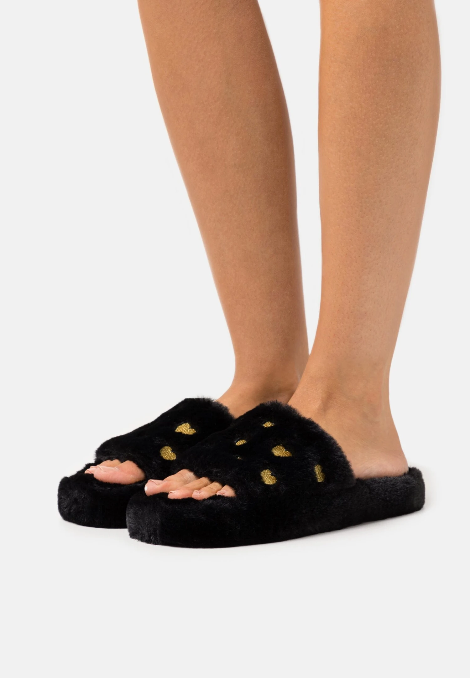 Even&Odd Slippers - Black 1 Even&Odd Slippers - Black