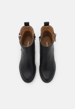 Classic Ankle Boots - Classic Ankle Boots -Even-Odd Store 7d6d75c924374fa5889bc59ab79851ea scaled