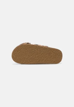 Even&Odd Slippers - Beige 10 Even&Odd Slippers - Beige -Even-Odd Store 7d8a725a06fd416cb686c459682dbd85 scaled