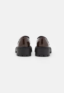 Even&Odd Slip-Ons - Brown 9 Even&Odd Slip-Ons - Brown -Even-Odd Store 7dbd162d3f374e1b999af6060336a21b scaled