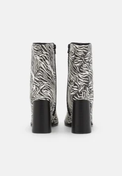 Even&Odd High Heeled Ankle Boots - High Heeled Ankle Boots 9 Even&Odd High Heeled Ankle Boots - High Heeled Ankle Boots -Even-Odd Store 823d2058c3f84617ac93f750f5d2f6c5 scaled