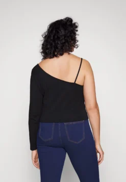 Asymmetrical - Long Sleeved Top - Black 7 Asymmetrical - Long Sleeved Top - Black -Even-Odd Store 83db21569f314f279de4aba6e02fc6bb scaled