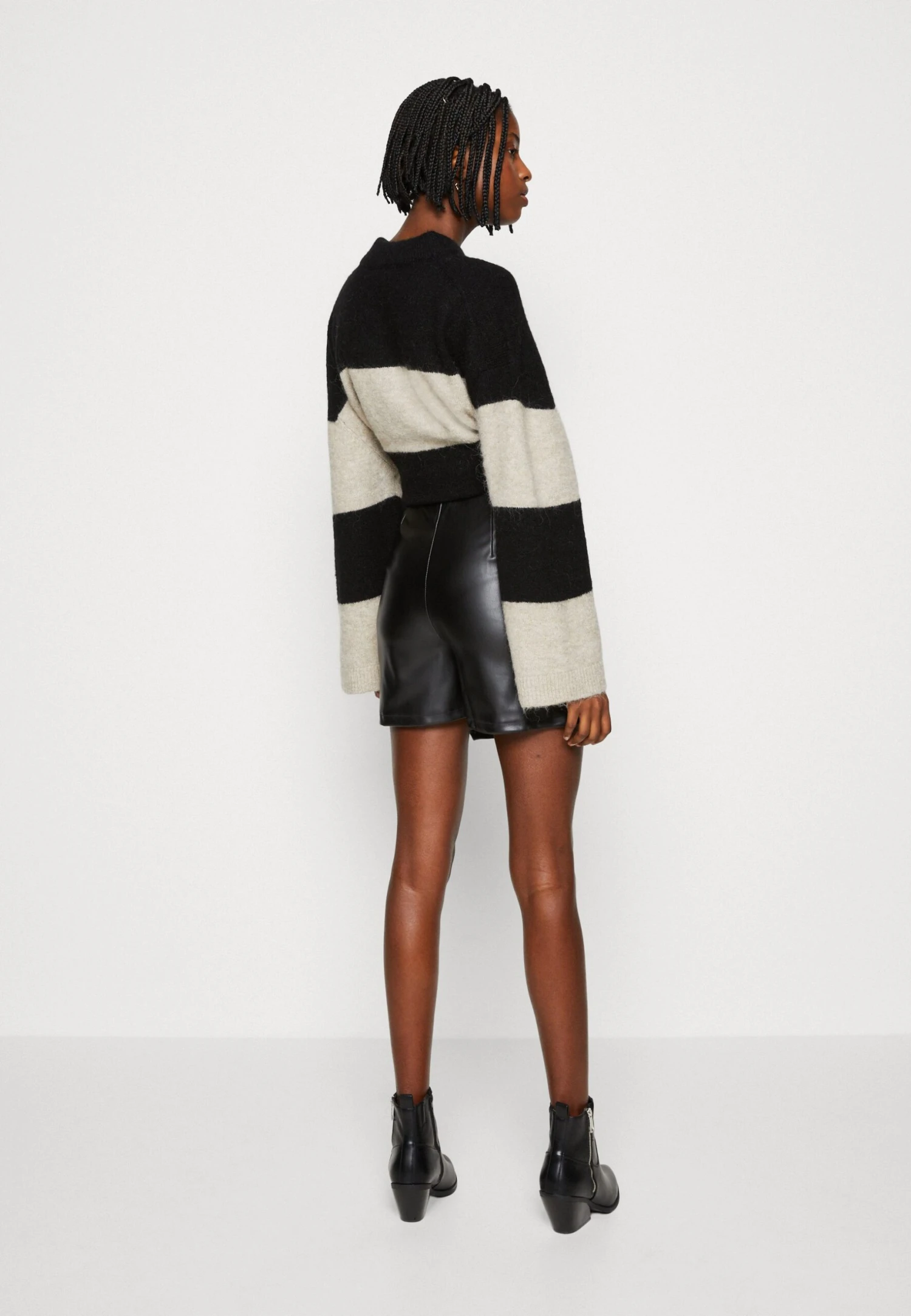 Even&Odd Shorts - Black 3 Even&Odd Shorts - Black - Image 3