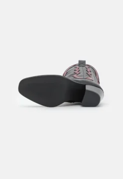 Even&Odd Cowboy/Biker Boots - Black 10 Even&Odd Cowboy/Biker Boots - Black -Even-Odd Store 8eaf4133d02548aca1c76221707e332e scaled