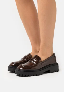 Even&Odd Slip-Ons - Brown