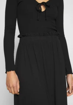 Even&Odd A-Line Skirt - Black -Even-Odd Store 95e61153c7cf4b06a4aad4177d807f5a scaled