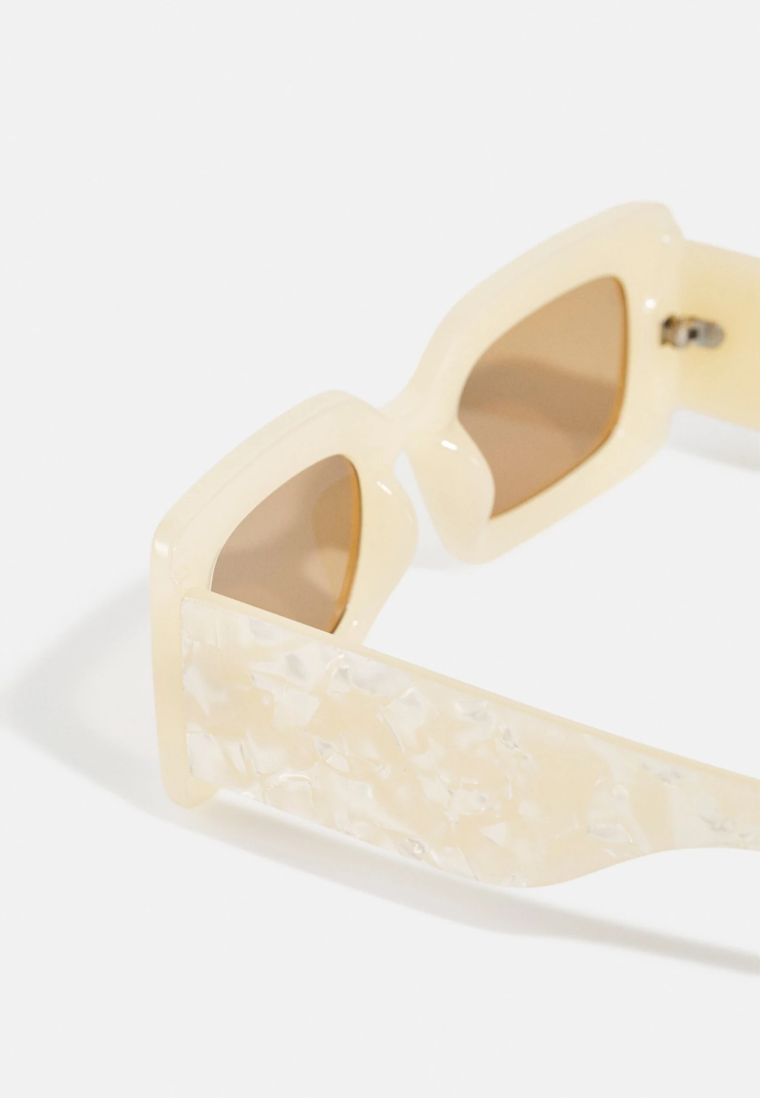 Even&Odd Sunglasses - Off-White 3 Even&Odd Sunglasses - Off-White - Image 3