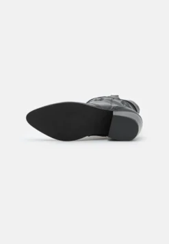 Even&Odd Cowboy/Biker Ankle Boot - Black -Even-Odd Store a34464b27b5d4da0bb817335c7909c28 scaled