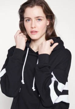 Hoodie - Black/White -Even-Odd Store ad0cd3c489a9499eb85803f22d1c9fff scaled