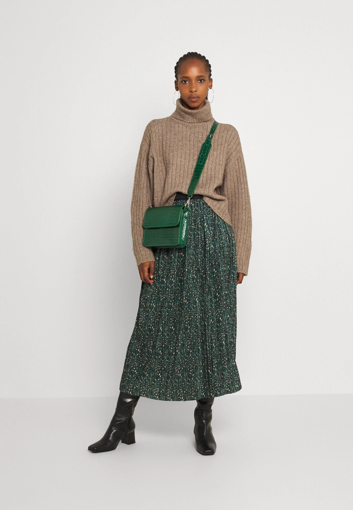 Even&Odd Jumper - Taupe 2 Even&Odd Jumper - Taupe - Image 2