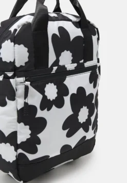 Even&Odd Handbag - Black/White -Even-Odd Store b1a3caf164c44e6f980ccbe8016b899e scaled