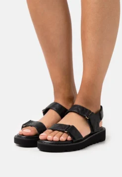 Platform Sandals - Black