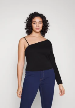 Asymmetrical - Long Sleeved Top - Black