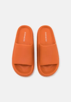 Even&Odd Pool Slides - Coral 11 Even&Odd Pool Slides - Coral -Even-Odd Store bbdfc3c60043425b84c50204bfccd0ca scaled