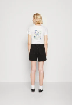 Even&Odd Denim Shorts - Black Denim 8 Even&Odd Denim Shorts - Black Denim -Even-Odd Store c5673c5f1fae4473844e5e216ec4657e scaled