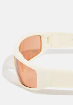 Even&Odd Sunglasses -Off-White -Even-Odd Store c611245fca594cc9b609eca3973d754a scaled