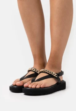 Even&Odd T-Bar Sandals - Black