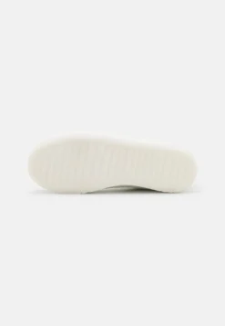 Even&Odd Winter - High-Top Trainers - White 10 Even&Odd Winter - High-Top Trainers - White -Even-Odd Store d0609d48f7c848f893c986d8d14d3324 scaled