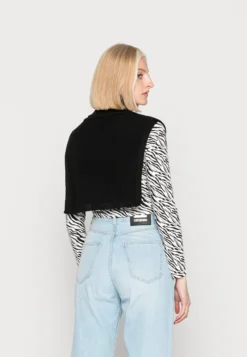 Even&Odd Cape - Black -Even-Odd Store d192a8b4770a4497adec6047a907f41a scaled