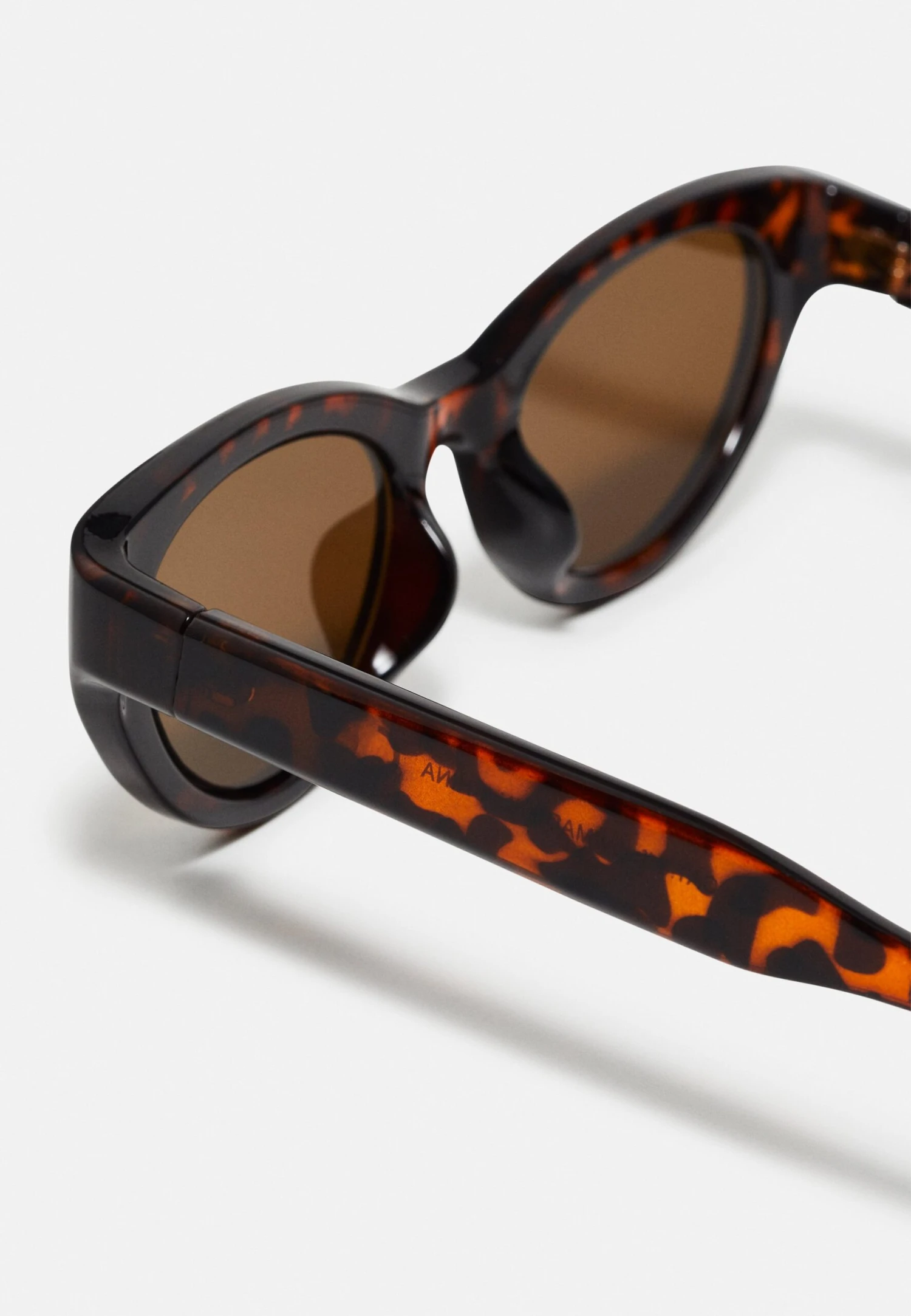 Even&Odd Sunglasses - Brown 3 Even&Odd Sunglasses - Brown - Image 3