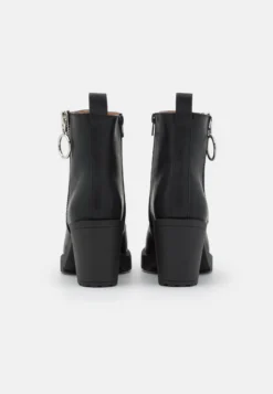 Classic Ankle Boots - Classic Ankle Boots -Even-Odd Store d5c1f45872274c8cab276bbb1bb74ce1 scaled