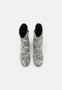 Even&Odd High Heeled Ankle Boots - High Heeled Ankle Boots 11 Even&Odd High Heeled Ankle Boots - High Heeled Ankle Boots -Even-Odd Store d7fc473a7bfd46c385ca131f2cd8c60a scaled