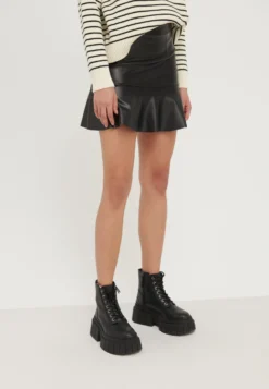 Even&Odd Leather Skirt - Black