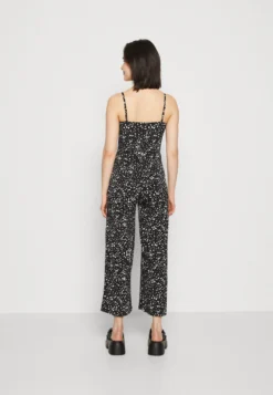 Even&Odd Jumpsuit - Black/White -Even-Odd Store dcc433acb8c240bf90b0ddfcc629dc7c scaled