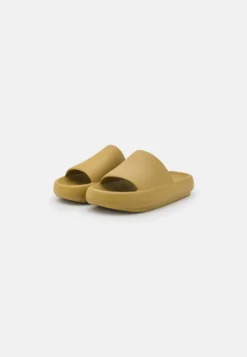 Even&Odd Pool Slides - Khaki 8 Even&Odd Pool Slides - Khaki -Even-Odd Store e2686a5f6fda4149bc1aa1ff8ed3977d scaled