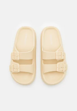 Even&Odd Pool Slides - Off White 11 Even&Odd Pool Slides - Off White -Even-Odd Store e5653ac6321d44e8b8df7d0934da2710 scaled